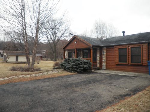 105 E Oakwood Dr, BYRON, IL, 61010-9510 | Card Image