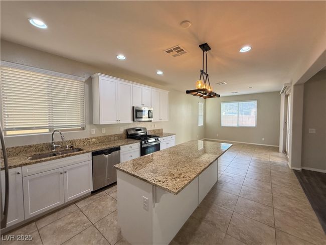 9326 Noble Sage Ave, House other with 3 bedrooms, 3 bathrooms and null parking in Las Vegas NV | Image 9