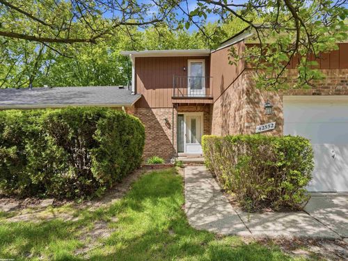 42552 Beverly Way, Clinton Township, MI, 48038-1702 | Card Image
