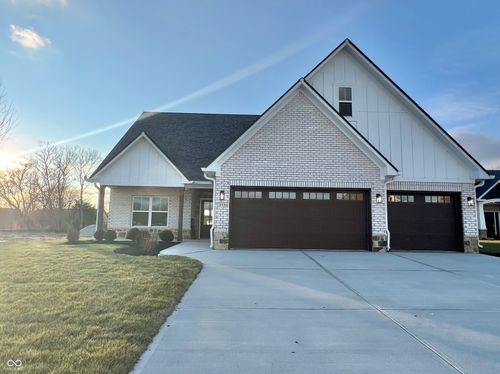 3550 S Meadows Ln, New Palestine, IN, 46163-8048 | Card Image