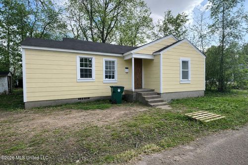 207 Martin St, Greenwood, MS, 38930-3520 | Card Image