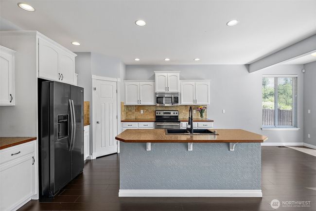1208 Goldfinch Ave Sw, House other with 5 bedrooms, 3 bathrooms and 3 parking in Orting WA | Image 12