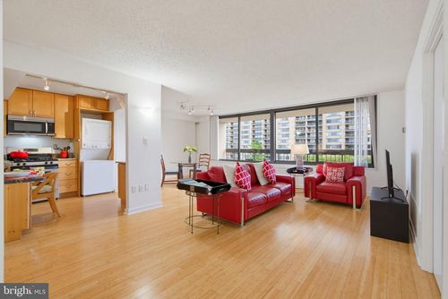 504n-3701 S George Mason, FALLS CHURCH, VA, 22041 | Card Image