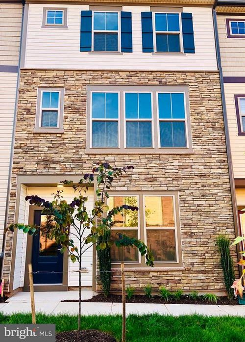 124 Tolocka Ter Ne, Leesburg, VA, 20176-4589 | Card Image