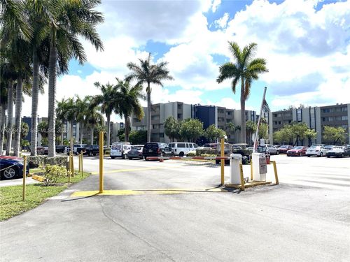 2537-10000 Nw 80th Ct, Hialeah Gardens, FL, 33016-2282 | Card Image