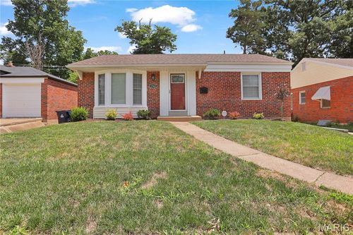 1542 N Hanley Rd, University City, MO, 63130-1401 | Card Image