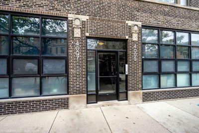 2 - 4005 N Southport Avenue, Condo with 2 bedrooms, 1 bathrooms and 1 parking in Chicago IL | Image 1