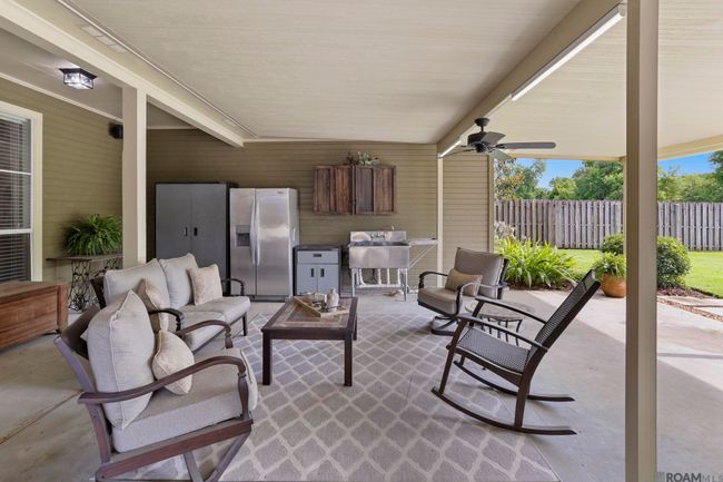 13451 Paces Pt, House other with 4 bedrooms, 2 bathrooms and 2 parking in Gonzales LA | Image 12