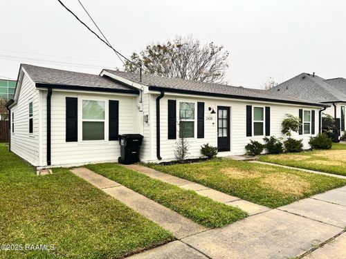 2428 Pecan Dr, Chalmette, LA, 70043-5412 | Card Image