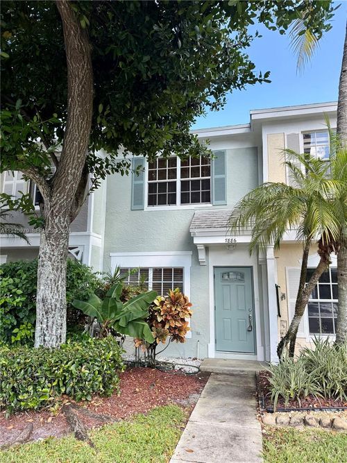 7886-7886 Dixie Beach Cir, Tamarac, FL, 33321-8893 | Card Image