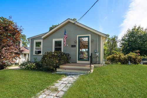 11 Brockton Ave, Carver, MA, 02330-1033 | Card Image