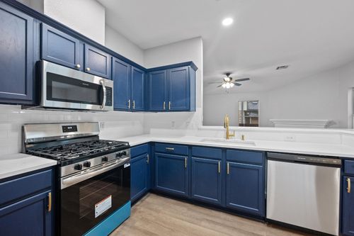 8943 W Hove Loop, Austin, TX, 78749-1120 | Card Image