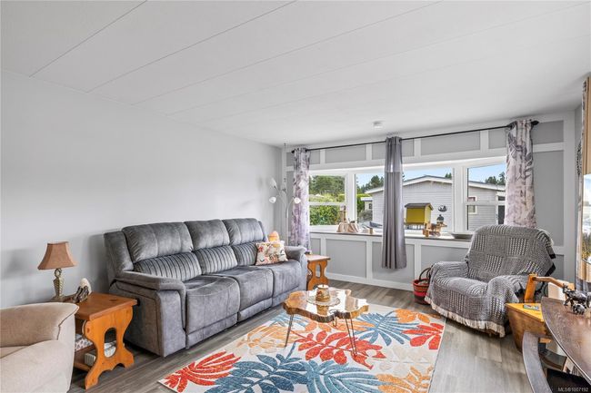 Living Room | Image 7
