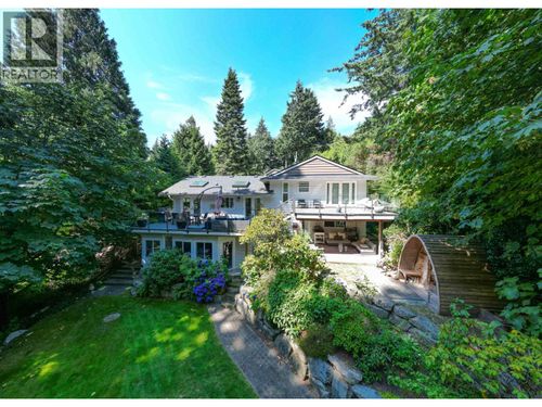 6240 St Georges Ave, West Vancouver, BC, V7W1Z7 | Card Image