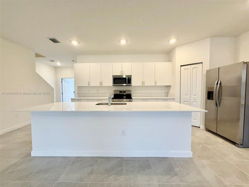 5838-2958 Park Ln, Pembroke Pines, FL, 33025 | Card Image