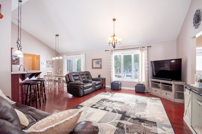 512 Big Moose Rd, House other with 3 bedrooms, 2 bathrooms and 8 parking in Corbeil ON | Image 8