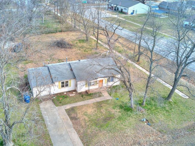 102 N Hayden St, House other with 3 bedrooms, 1 bathrooms and null parking in Chouteau OK | Image 38