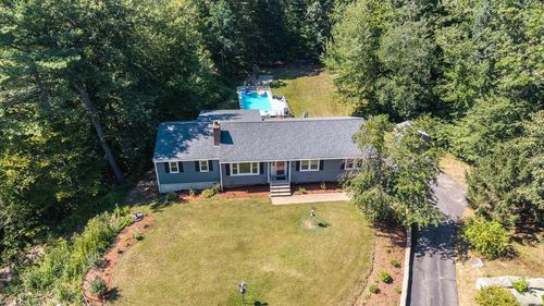 10 Mayflower Dr, Londonderry, NH, 03053-2555 | Card Image