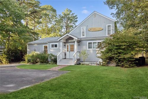 25 Blue Jay Way, East Hampton, NY, 11937-3274 | Card Image