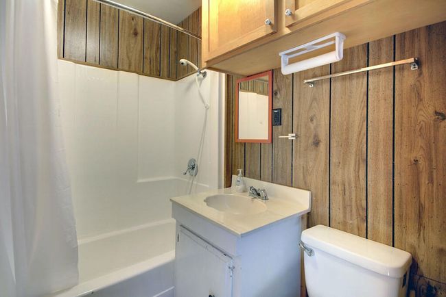 bathroom-1_54552183011_o | Image 19