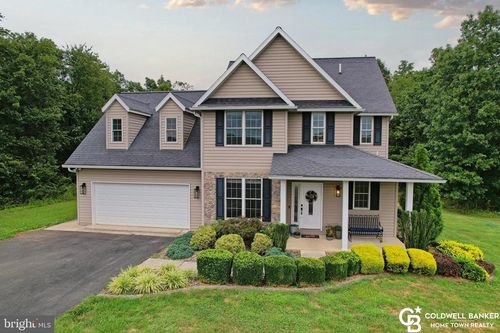 194 Meadowland Dr, RIDGELEY, WV, 26753-7305 | Card Image