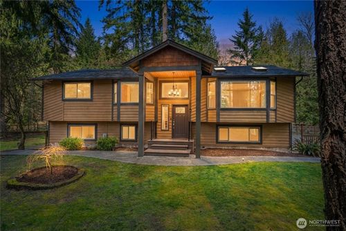 27422 Se 236th St, Maple Valley, WA, 98038-6760 | Card Image