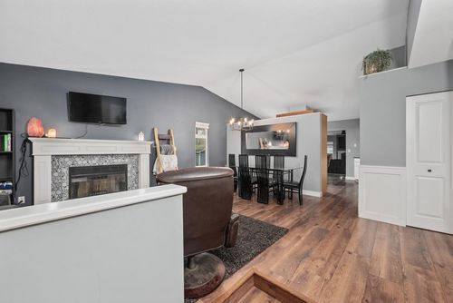 11937 237a St, Maple Ridge, BC, V4R1V9 | Card Image