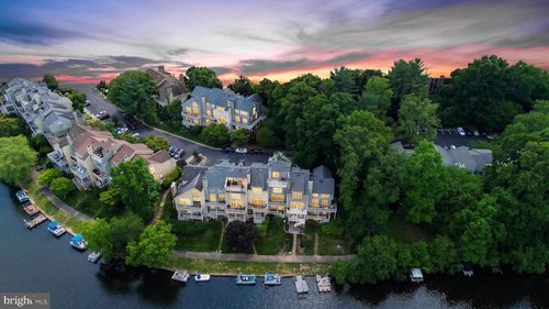 11103 Lake Chapel Ln, Reston, VA, 20191-4301 | Card Image