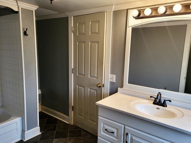 240 Maple St, House other with 5 bedrooms, 3 bathrooms and 2 parking in Paw Paw IL | Image 17