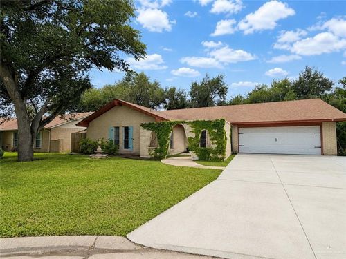 501 Larkspur Ave, McAllen, TX, 78501-1737 | Card Image