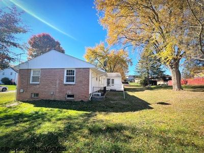 107 Gilbob Street, House other with 4 bedrooms, 3 bathrooms and 2 parking in Fairmont WV | Image 3