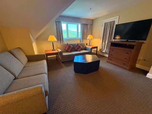 356Qtr.1, 89 Grand Summit Way, Dover, VT, 05356 | Card Image