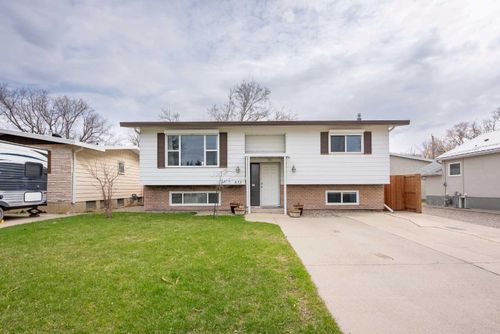235 15 St N, Lethbridge, AB, T1H2X5 | Card Image