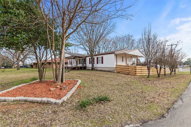 2001 Island Cir, House other with 4 bedrooms, 2 bathrooms and null parking in Tool TX | Image 26