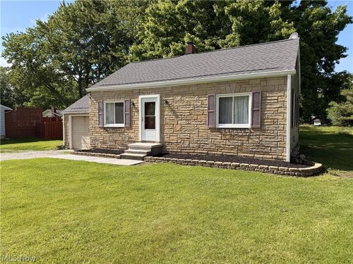 8233 Edgewood Rd, Mentor, OH, 44060-3856 | Card Image