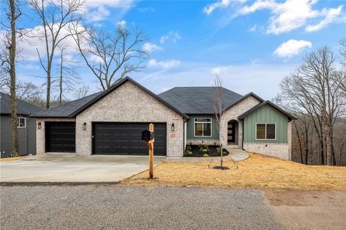 105 Pimlico Dr, Bella Vista, AR, 72715-6945 | Card Image