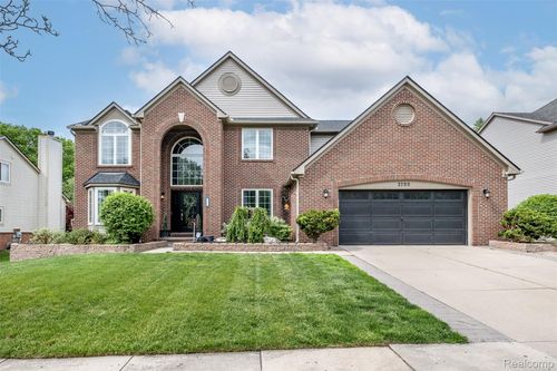 2780 Ivy Hill Dr, Commerce Township, MI, 48382-5127 | Card Image