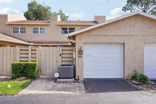 69-892 Park Lake Cir, MAITLAND, FL, 32751-6352 | Card Image