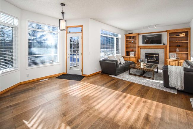 27 Hampstead Grove Nw, Home with 4 bedrooms, 2 bathrooms and 4 parking in Calgary AB | Image 9