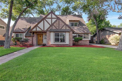 427 Pebblebrook Drive, El Lago, TX, 77586 | Card Image