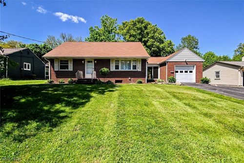 1121 Woodrow St Nw, North Canton, OH, 44720-1867 | Card Image