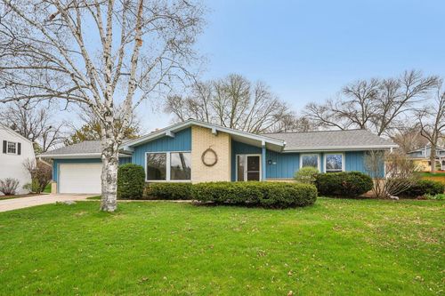 313 S University Drive Drive, Waukesha, WI, 53188 | Card Image