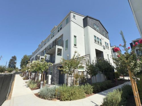 587 Redberry Way, San Jose, CA, 95117-1670 | Card Image