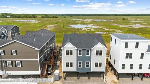 1-77 N End Blvd, Salisbury, MA, 01952-2207 | Card Image