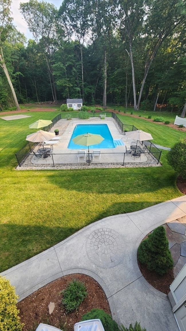 41 Christopher Dr, House other with 4 bedrooms, 3 bathrooms and 4 parking in Westfield MA | Image 37