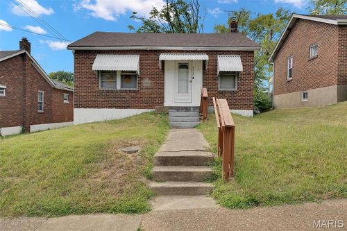 3113 N Hanley Rd, Saint Louis, MO, 63121-4215 | Card Image