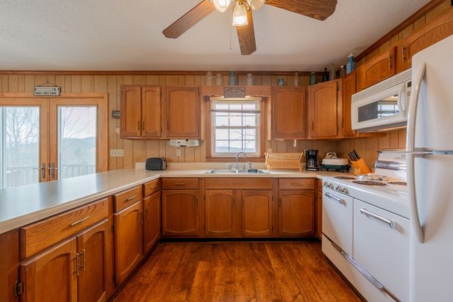 913 Kanawha Ridge Rd, House other with 3 bedrooms, 2 bathrooms and null parking in Dugspur VA | Image 11
