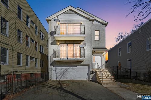 303-305 W Runyon St, Newark, NJ, 07108-1456 | Card Image