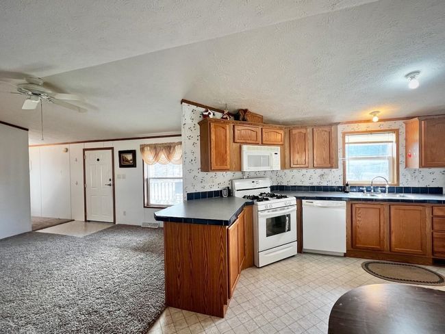 19698 County Road Br, Home with 3 bedrooms, 2 bathrooms and null parking in ROCKBRIDGE WI | Image 4