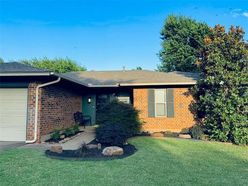 706 Hawthorne Ln, Edmond, OK, 73003-5008 | Card Image